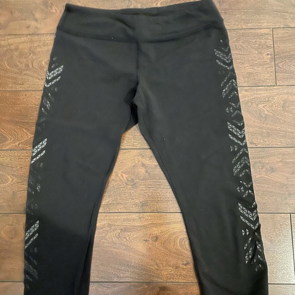 Size 14 Ivviva Cropped leggings - Picture 3 of 3